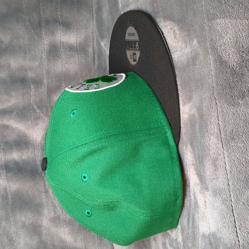 New Era Boston Celtics 2-Tone 9FIFTY adjustable snapback hat.  - Picture 5 of 16